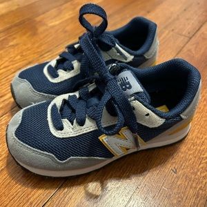 New balance little kid size 11 boys